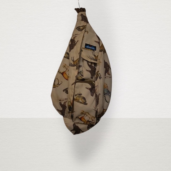 KAVU SLINGBAG Hard to find Bigfoot sling bag with other mythical creatures - Picture 8 of 8